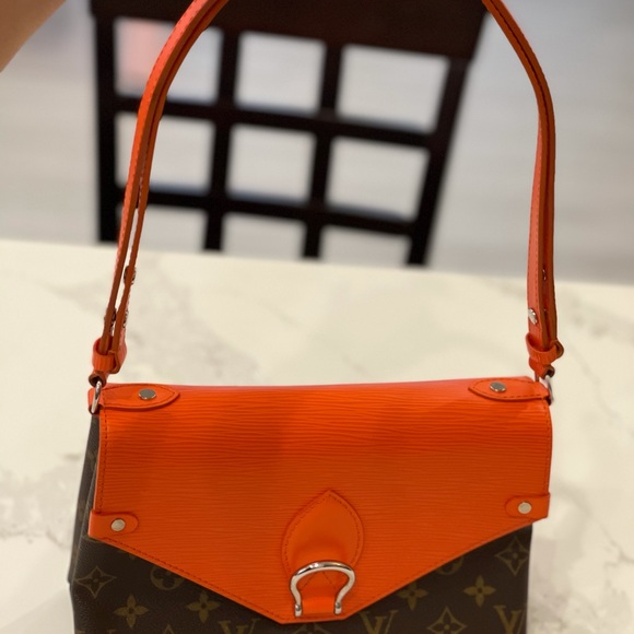 Louis Vuitton Monogram Epi Saint Michel Coquelicot - Picture 3 of 10